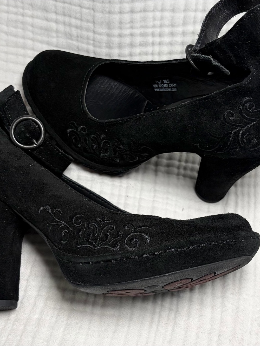 Børn Crown Black Suede Embroidered Silvana Ankle Strap Block 4 in. Heels Sz 7.5